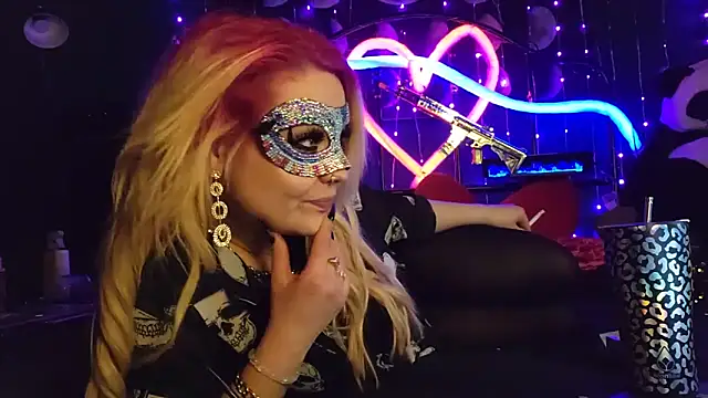 Snapshot of anonymouszN chatting on 8, 11, 2025 anonymouszN online show from 8, 11, 2025