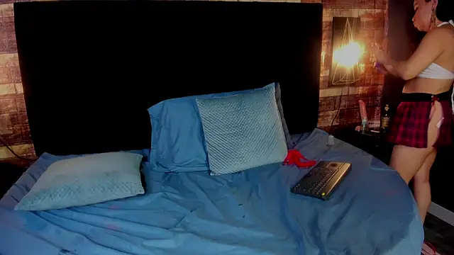 Snapshot of bella_gibson chatting on 10, 2, 2025 bella gibson online show from 10, 2, 2025