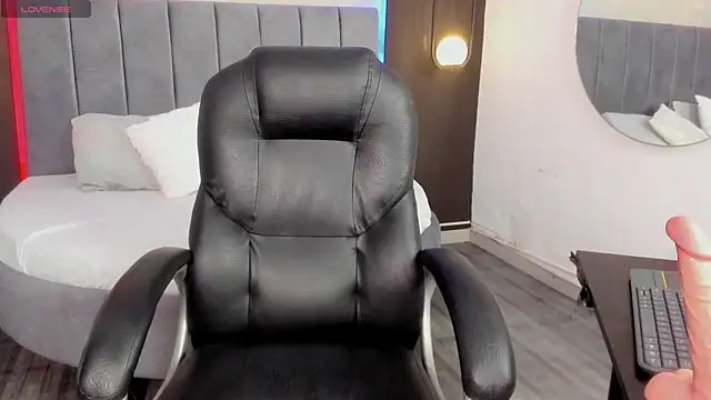 Snapshot of bella_gibson chatting on 20, 2, 2025 bella gibson online show from 20, 2, 2025