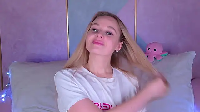 BeatriceEsmont online show from 14, 1, 2025