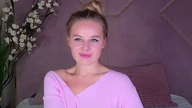 BeatriceEsmont online show from 24, 2, 2025