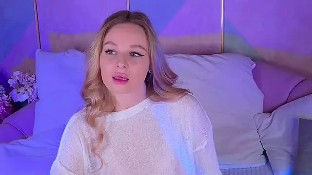 BeatriceEsmont online show from 10, 3, 2025