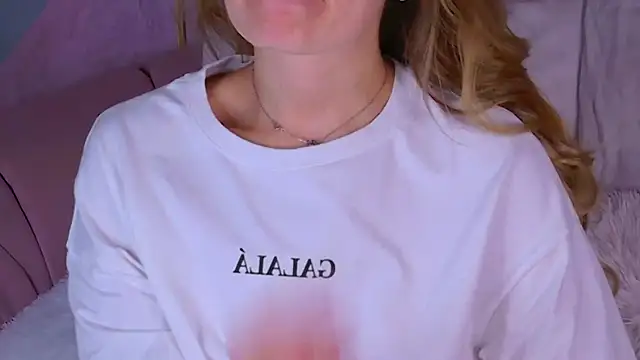 BeatriceEsmont online show from 11, 10, 2025