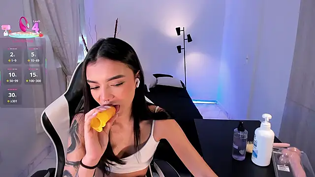 AnabelWolf online show from 19, 9, 2025