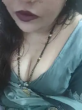 Snapshot of Mayuri77 chatting on 16, 9, 2025 Mayuri77 online show from 16, 9, 2025