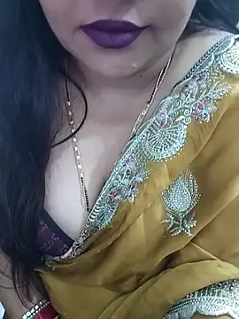 Snapshot of Mayuri77 chatting on 7, 10, 2025 Mayuri77 online show from 7, 10, 2025
