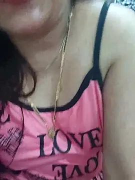 Snapshot of Mayuri77 chatting on 8, 10, 2025 Mayuri77 online show from 8, 10, 2025