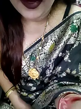 Snapshot of Mayuri77 chatting on 11, 11, 2025 Mayuri77 online show from 11, 11, 2025