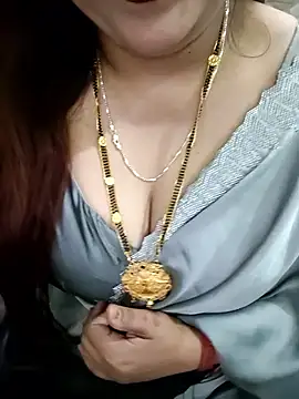 Snapshot of Mayuri77 chatting on 12, 11, 2025 Mayuri77 online show from 12, 11, 2025