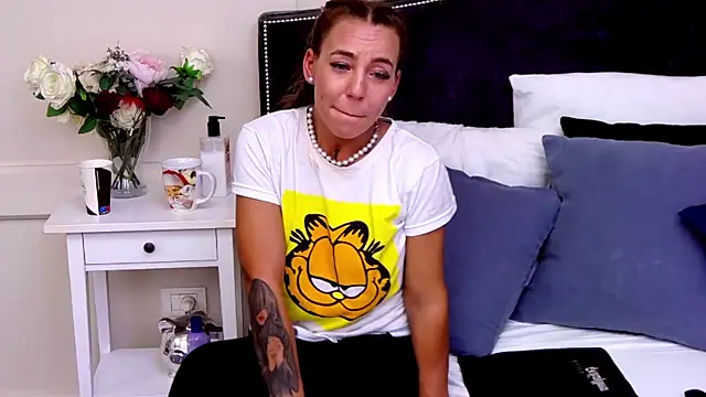 KatyNolan online show from 26, 1, 2025