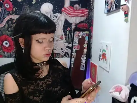 Snapshot of hachi_kitty chatting on 28, 4, 2026 hachi kitty online show from 28, 4, 2026