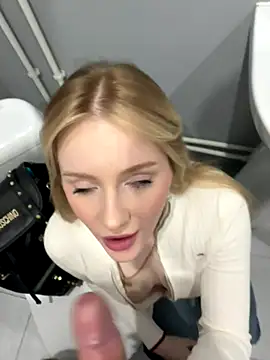 Snapshot of CaseyCumFace chatting on 6, 11, 2025 CaseyCumFace online show from 6, 11, 2025