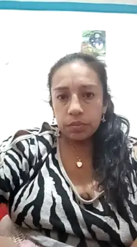 Snapshot of yaz_guzman chatting on 7, 1, 2025 yaz guzman online show from 7, 1, 2025