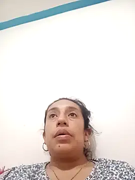 Snapshot of yaz_guzman chatting on 16, 10, 2025 yaz guzman online show from 16, 10, 2025