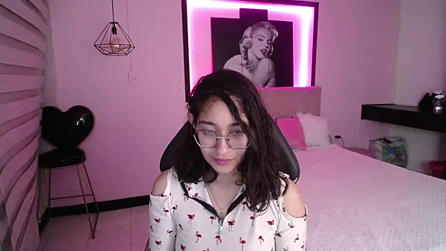 Snapshot of Lili_Gomez_ chatting on 21, 12, 2024 Lili Gomez online show from 21, 12, 2024