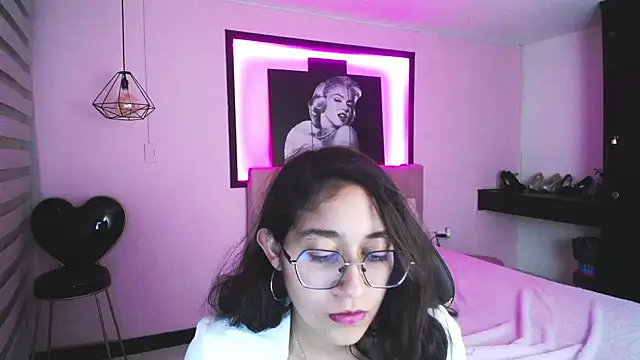 Snapshot of Lili_Gomez_ chatting on 27, 12, 2024 Lili Gomez online show from 27, 12, 2024