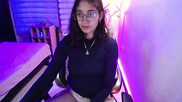 Snapshot of Lili_Gomez_ chatting on 12, 1, 2025 Lili Gomez online show from 12, 1, 2025