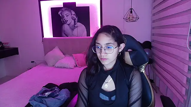 Snapshot of Lili_Gomez_ chatting on 14, 1, 2025 Lili Gomez online show from 14, 1, 2025