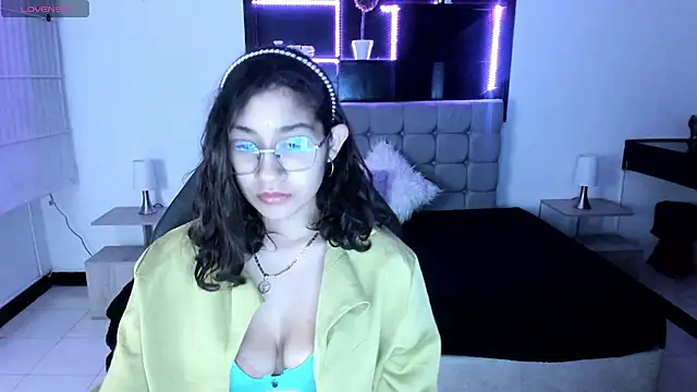 Snapshot of Lili_Gomez_ chatting on 24, 1, 2025 Lili Gomez online show from 24, 1, 2025