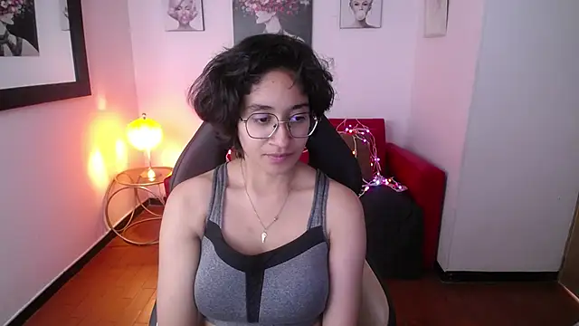 Snapshot of Lili_Gomez_ chatting on 18, 2, 2025 Lili Gomez online show from 18, 2, 2025