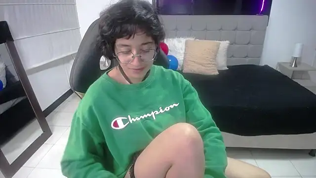 Snapshot of Lili_Gomez_ chatting on 7, 3, 2025 Lili Gomez online show from 7, 3, 2025