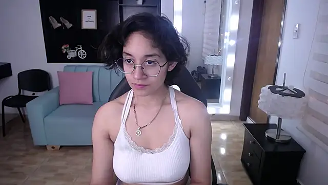 Snapshot of Lili_Gomez_ chatting on 11, 3, 2025 Lili Gomez online show from 11, 3, 2025