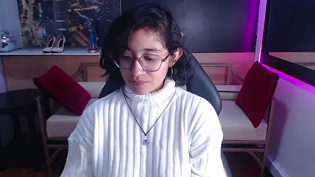 Snapshot of Lili_Gomez_ chatting on 9, 9, 2025 Lili Gomez online show from 9, 9, 2025