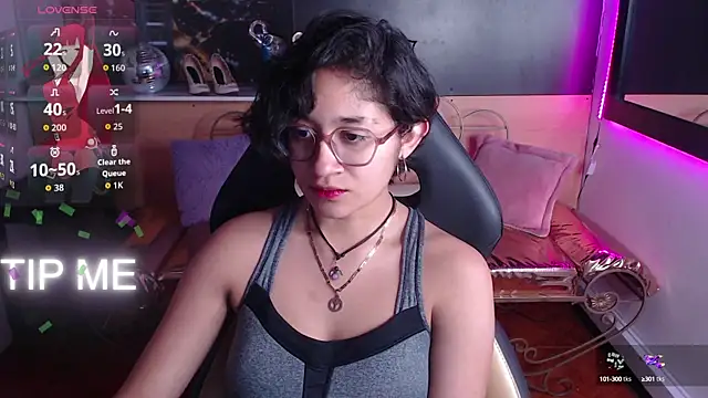 Snapshot of Lili_Gomez_ chatting on 6, 10, 2025 Lili Gomez online show from 6, 10, 2025