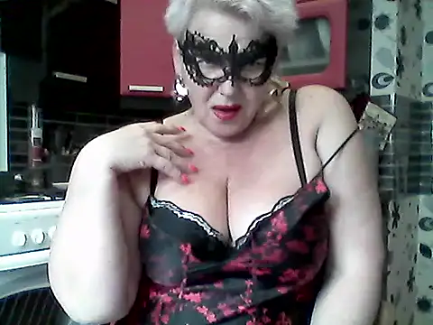 Snapshot of Lisa_Suzie chatting on 4, 6, 2026 Lisa Suzie online show from 4, 6, 2026