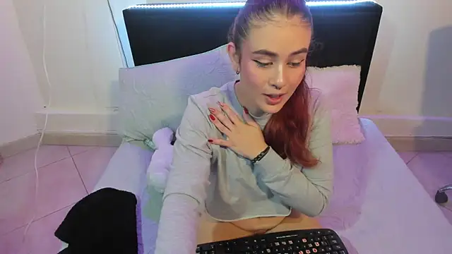 Emyli rousse  online show from 11, 1, 2025