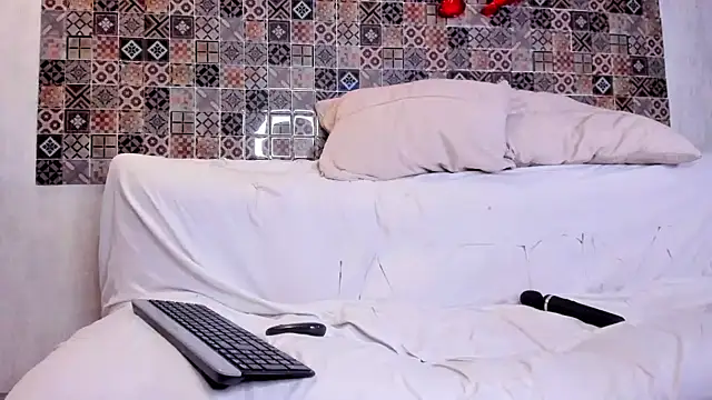 Pamela Johnsonn online show from 8, 2, 2025