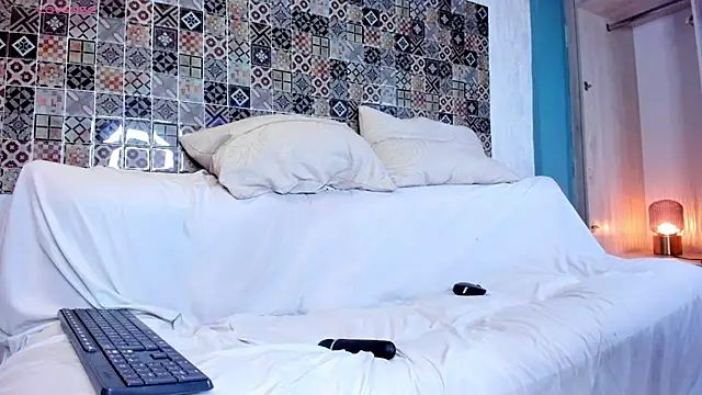 Pamela Johnsonn online show from 20, 3, 2025