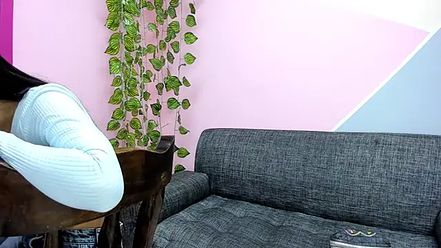 dakota-bright01 online show from 17, 2, 2025