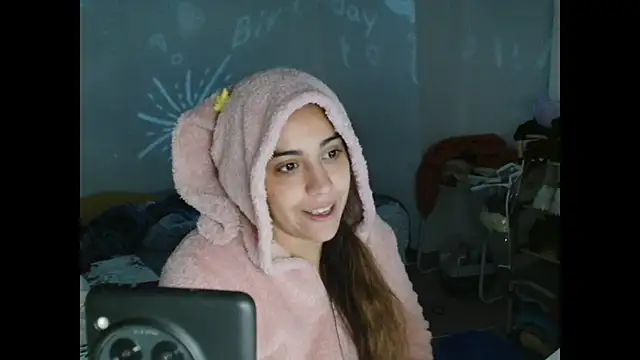 Snapshot of Ursumi1 chatting on 13, 11, 2025 Ursumi1 online show from 13, 11, 2025