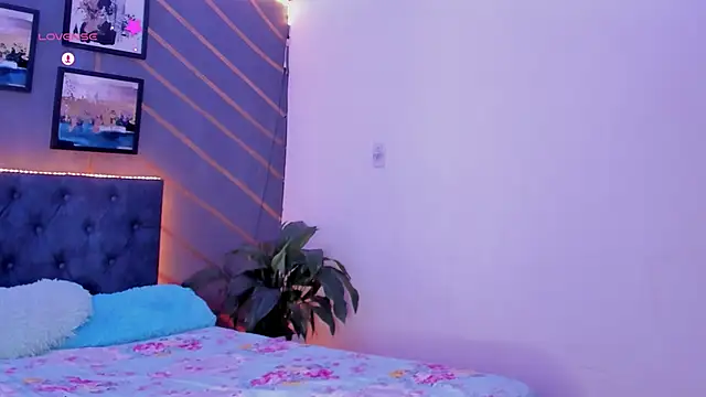 elafranco  online show from 15, 12, 2024