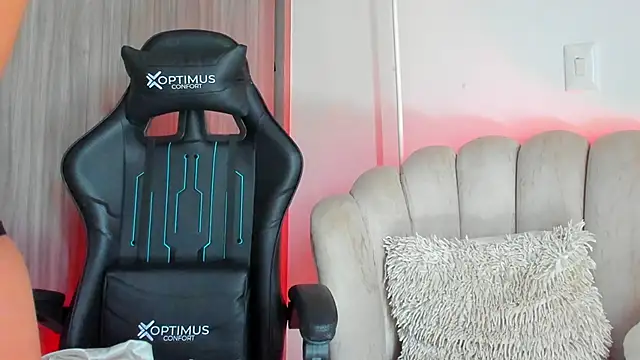 Tamaraa Serra online show from 2, 10, 2025