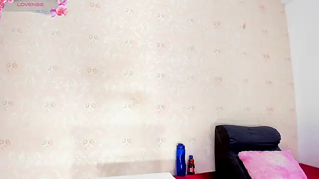 Snapshot of SARA_COLLIINS_ chatting on 15, 9, 2025 SARA COLLIINS online show from 15, 9, 2025