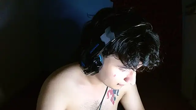 Snapshot of Charley_quin chatting on 8, 7, 2026 Charley quin online show from 8, 7, 2026