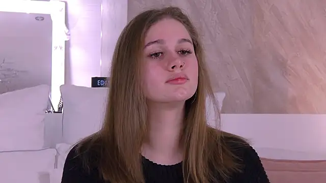 Snapshot of EllieHayes chatting on 15, 11, 2025 EllieHayes online show from 15, 11, 2025