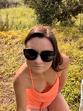 Snapshot of Samira-Summer chatting on 12, 4, 2026 Samira-Summer online show from 12, 4, 2026