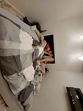 Llorey04 online show from 28, 2, 2025