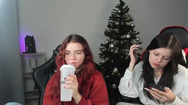 Snapshot of Sonya_Glen chatting on 24, 12, 2024 Sonya Glen online show from 24, 12, 2024