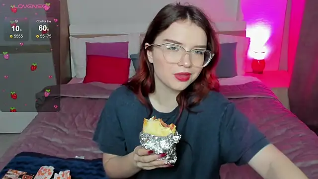 Snapshot of Sonya_Glen chatting on 12, 1, 2025 Sonya Glen online show from 12, 1, 2025