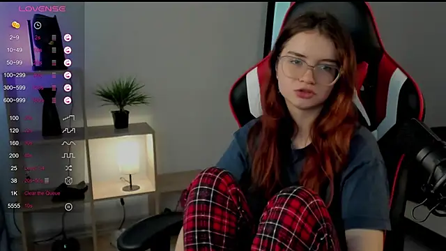 Snapshot of Sonya_Glen chatting on 9, 2, 2025 Sonya Glen online show from 9, 2, 2025