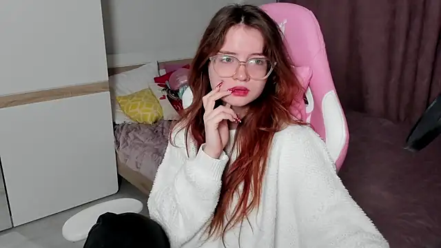 Snapshot of Sonya_Glen chatting on 6, 3, 2025 Sonya Glen online show from 6, 3, 2025