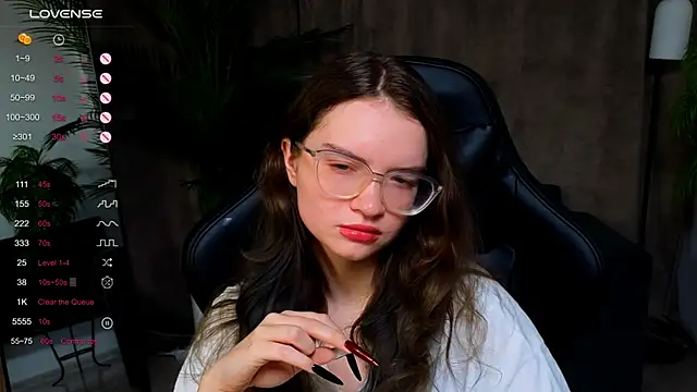 Snapshot of Sonya_Glen chatting on 9, 9, 2025 Sonya Glen online show from 9, 9, 2025