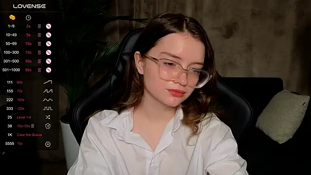 Snapshot of Sonya_Glen chatting on 19, 9, 2025 Sonya Glen online show from 19, 9, 2025