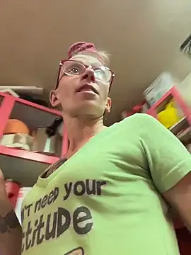 Stonermama666420 online show from 18, 4, 2026