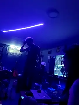 Snapshot of Neveah6 chatting on 10, 3, 2025 Neveah6 online show from 10, 3, 2025