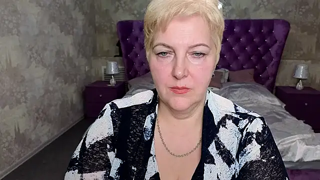 Sandra Snow online show from 18, 12, 2024